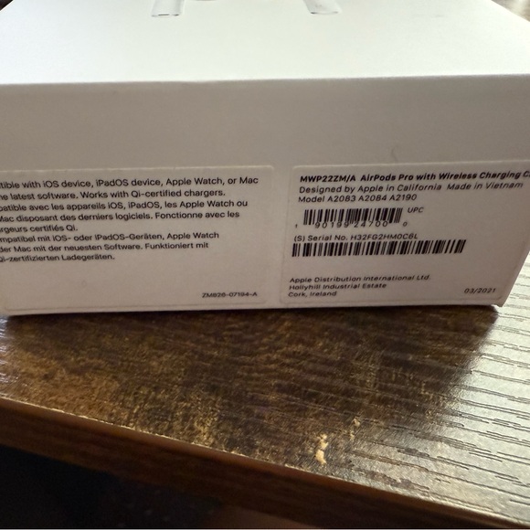 Apple Air Pods Pro 1st Generation With Charging Case NEW Arri Branded - Picture 2 of 8